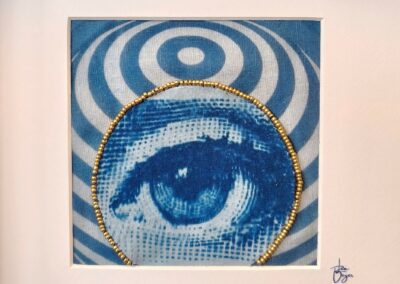 Cyanotype op textiel met kralen gebrorduurd
